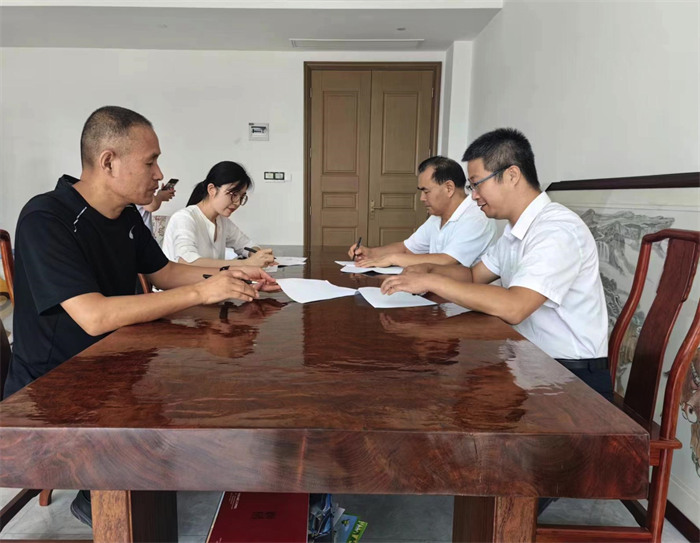 萬(wàn)人下鄉、千村提升”工程村企共建行動(dòng)